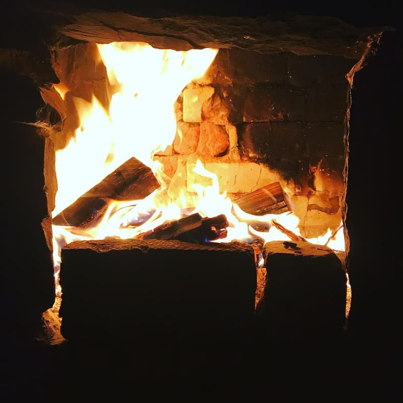 Главное в медитации созерцать и отпускать, огонь 🔥 в наших сердцах......