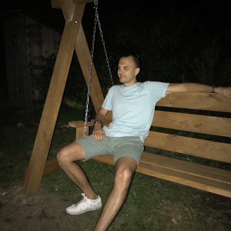 Ночь, дача, фонарь, качеля.....🌳🌺🥬🌽🌌🔦🇷🇺