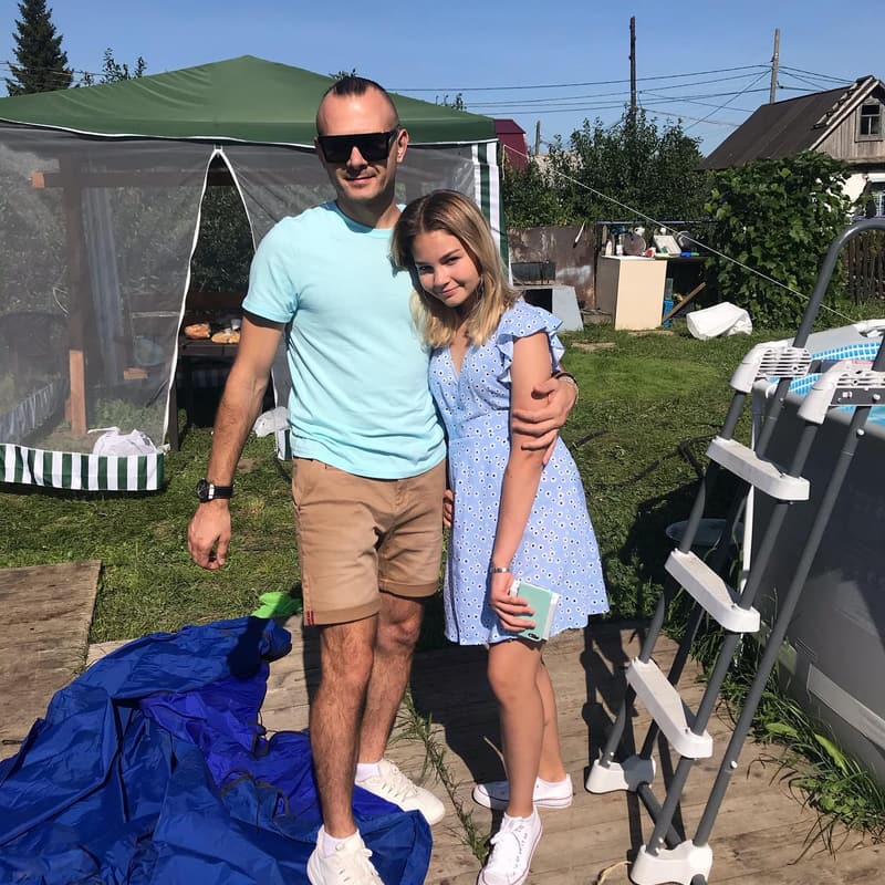 Кто эта девочка 👧